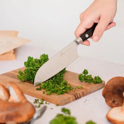 Petit couteau santoku Lion Sabatier - 13cm pour légumes, viande et poisson - Publicité Petit couteau santoku Lion Sabatier - 13cm pour légumes, viande et poisson - Publicité