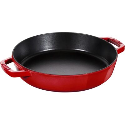 Poêle en Fonte Cerise STAUB - Poêle Polyvalente - Poêle à Frire - Publicité Poêle en Fonte Cerise STAUB - Poêle Polyvalente - Poêle à Frire - Publicité