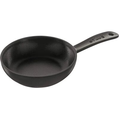 Staub 16cm Gusseisenpfanne - Langlebig & Gleichmäßige Hitze Staub 16cm Gusseisenpfanne - Langlebig & Gleichmäßige Hitze