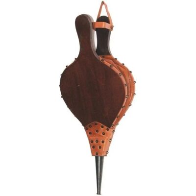 Le Marquier Modèle SO1038 - Soufflet de cheminée, bois de pin, cuir, buse en acier - Publicité Le Marquier Modèle SO1038 - Soufflet de cheminée, bois de pin, cuir, buse en acier - Publicité