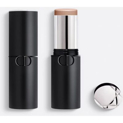 Christian Dior Dior Forever Contour - Stylo Contour Clair - Publicité Christian Dior Dior Forever Contour - Stylo Contour Clair - Publicité
