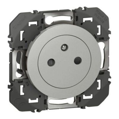 Legrand 600435 Prise de surface en aluminium - Socket Outlet - Publicité Legrand 600435 Prise de surface en aluminium - Socket Outlet - Publicité