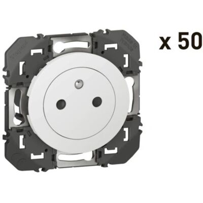 Legrand 600635 Prise de courant blanche - Socket Outlet - Publicité Legrand 600635 Prise de courant blanche - Socket Outlet - Publicité