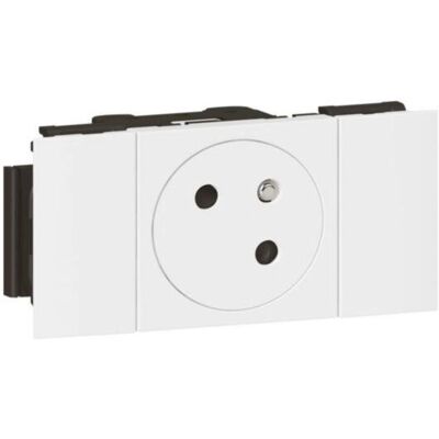 Legrand 077101L Prise de Surface - 2P+T, Blanc - Prise électrique - Publicité Legrand 077101L Prise de Surface - 2P+T, Blanc - Prise électrique - Publicité