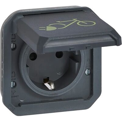 Prise de Recharge Vélo Électrique Legrand - 16A 250V - IP55 - Publicité Prise de Recharge Vélo Électrique Legrand - 16A 250V - IP55 - Publicité