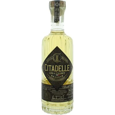 Citadelle Riserva Gin - Fusti di Quercia, Ciliegia, Yuzu Citadelle Riserva Gin - Fusti di Quercia, Ciliegia, Yuzu