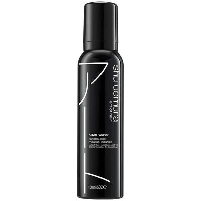 Mousse capillaire Kaze Wave de Shu Uemura - Définition des boucles - Publicité Mousse capillaire Kaze Wave de Shu Uemura - Définition des boucles - Publicité