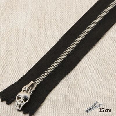 Mondial Tissus - Satin Noir - Tête de mort Argentée 15 cm - Fermeture éclair Mondial Tissus - Satin Noir - Tête de mort Argentée 15 cm - Fermeture éclair