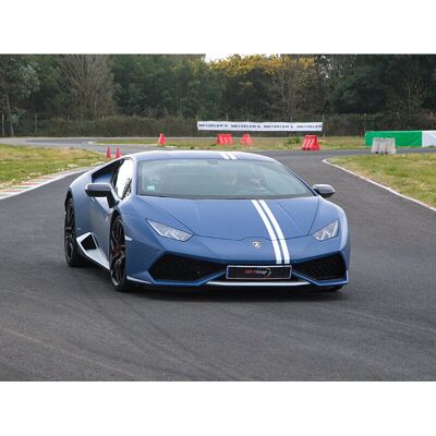 Esperienza Lamborghini Huracán Avio - 2 giri - Italia Esperienza Lamborghini Huracán Avio - 2 giri - Italia