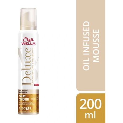 Mousse de coiffage Wella Deluxe Silky Smooth - Finition Forte, Volume & Brillance - Publicité Mousse de coiffage Wella Deluxe Silky Smooth - Finition Forte, Volume & Brillance - Publicité