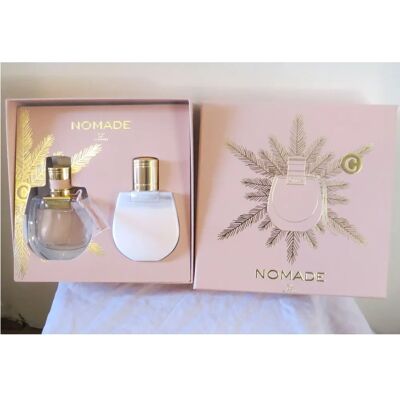 Chloé Nomade Eau de Parfum Szett - Virágos, 50ml EDP & 100ml testápoló Chloé Nomade Eau de Parfum Szett - Virágos, 50ml EDP & 100ml testápoló