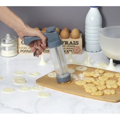 Lily Cook - Presse à biscuits manuelle avec accessoires - Publicité Lily Cook - Presse à biscuits manuelle avec accessoires - Publicité