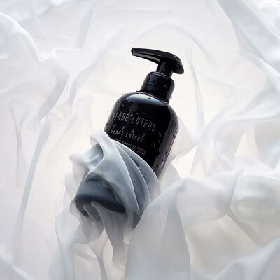 Serge Lutens L ́eau Duschgel - Duftinspirierter Duft Serge Lutens L ́eau Duschgel - Duftinspirierter Duft