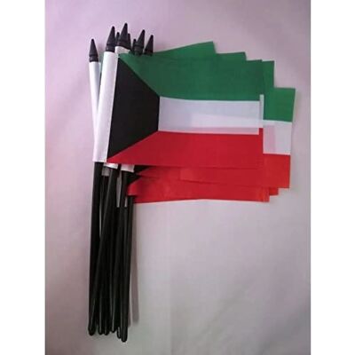 Koeweitse Vlaggen Set - 15x10cm met Stok - 10 Stuks Koeweitse Vlaggen Set - 15x10cm met Stok - 10 Stuks
