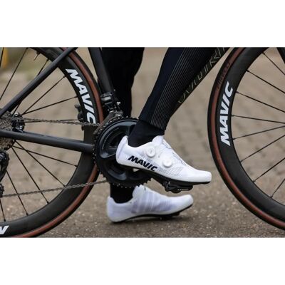 Mavic Cosmic Ultimate IV SSC Blanc - Chaussures de vélo - Publicité Mavic Cosmic Ultimate IV SSC Blanc - Chaussures de vélo - Publicité