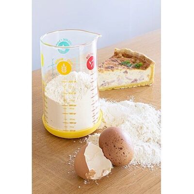 Pebbly Yellow 500ml Glass Measuring Jug with Silicone Base Pebbly Yellow 500ml Glass Measuring Jug with Silicone Base