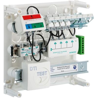 Boîtier de Communication Siemens - Grade 1 avec 4 prises RJ45 - Publicité Boîtier de Communication Siemens - Grade 1 avec 4 prises RJ45 - Publicité