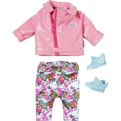 Ensemble de vêtements pour poupée Zapf Baby Born City Deluxe Scooter - Publicité Ensemble de vêtements pour poupée Zapf Baby Born City Deluxe Scooter - Publicité