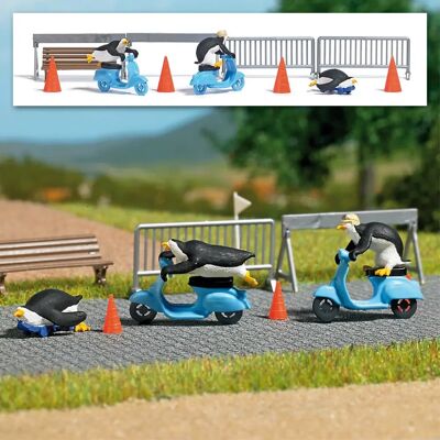Busch - A-Set: Pinguine Rollerfahrt H0 - Vehicles, Boats & Aircrafts Busch - A-Set: Pinguine Rollerfahrt H0 - Vehicles, Boats & Aircrafts
