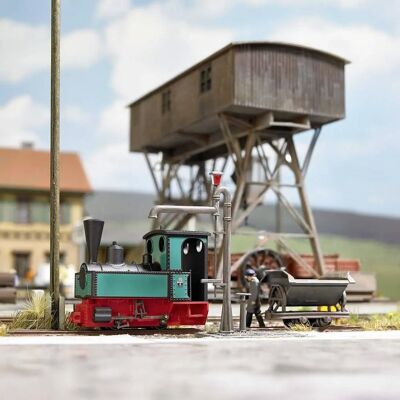 Locomotiva Busch Modello 12141 a binario stretto con set museo Locomotiva Busch Modello 12141 a binario stretto con set museo