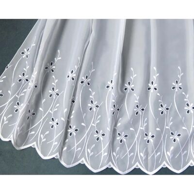 Weckbrodt Freising Gardine - Blumenstickerei - 450cm x 120cm Weckbrodt Freising Gardine - Blumenstickerei - 450cm x 120cm