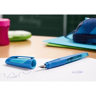 STABILO Easybuddy Corail/Rouge Stylo Plume - Outil d'écriture - Publicité STABILO Easybuddy Corail/Rouge Stylo Plume - Outil d'écriture - Publicité