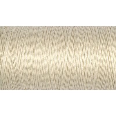 Gütermann Gutermann Sew-all 100% Polyester Thread 250m - Vellum - Sew-All Gütermann Gutermann Sew-all 100% Polyester Thread 250m - Vellum - Sew-All