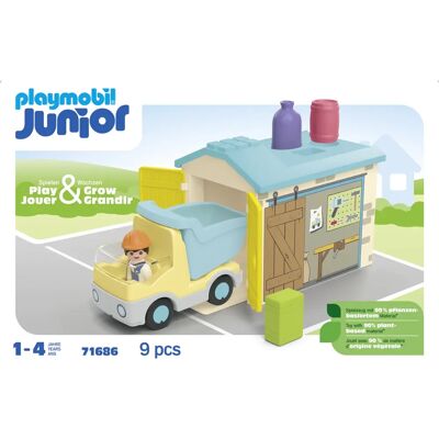 Playmobil JUNIOR - Bygglastbil med garage (71686) Playmobil JUNIOR - Bygglastbil med garage (71686)