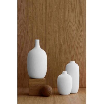 Blomus Ceola Vase - 18,5cm - Hvit - Elegant Japanskinspirert Design Blomus Ceola Vase - 18,5cm - Hvit - Elegant Japanskinspirert Design