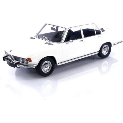 Minichamps BMW 2500 Weiß 1968 - Modellauto - 1:18 Minichamps BMW 2500 Weiß 1968 - Modellauto - 1:18