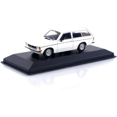 Maxichamps Opel Kadett C Caravan 1978 Biały - Model samochodu Maxichamps Opel Kadett C Caravan 1978 Biały - Model samochodu