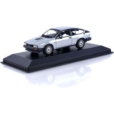 Alfa Romeo GTV 6 Srebrny Minichamps - Model 1:43 Alfa Romeo GTV 6 Srebrny Minichamps - Model 1:43