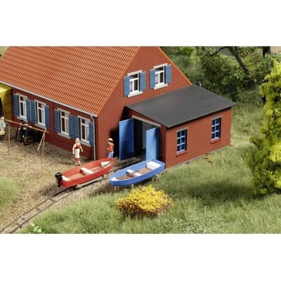 Auhagen 11476 Boat House Model with Slipway - H0 Auhagen 11476 Boat House Model with Slipway - H0