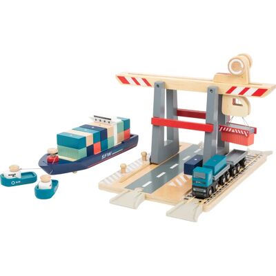 Small Foot Container Terminal - Pedagogiskt Träleksak för Barn 3+ Small Foot Container Terminal - Pedagogiskt Träleksak för Barn 3+