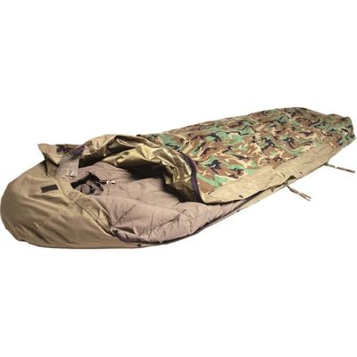 Sac de couchage imperméable camouflage Sturm-Miltec - Housse militaire Sac de couchage imperméable camouflage Sturm-Miltec - Housse militaire