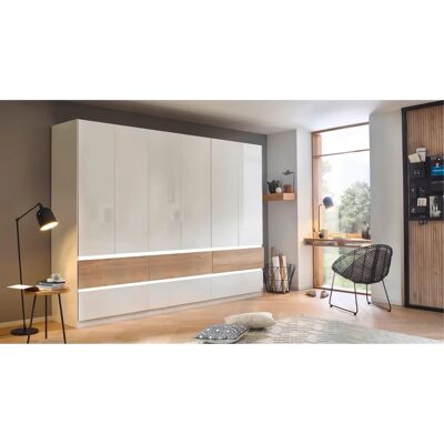 Rauch Winnipeg Kleiderschrank - 6 Türen, LED-Beleuchtung, Hochglanz, Made in Germany Rauch Winnipeg Kleiderschrank - 6 Türen, LED-Beleuchtung, Hochglanz, Made in Germany