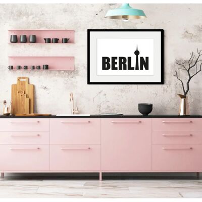 QUEENCE - Berlin Tower - 70x50 cm - Weißer Rahmen - Wandkunst QUEENCE - Berlin Tower - 70x50 cm - Weißer Rahmen - Wandkunst