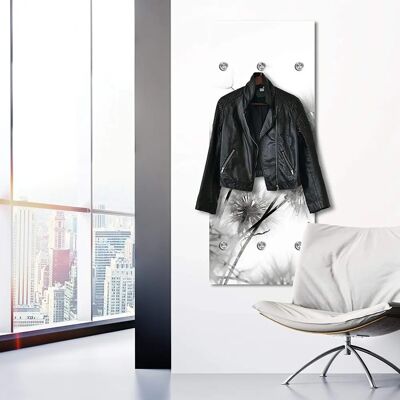 QUEENCE Alamea Weiße Acryl Edelstahl Garderobenleiste - Wandgarderobe QUEENCE Alamea Weiße Acryl Edelstahl Garderobenleiste - Wandgarderobe