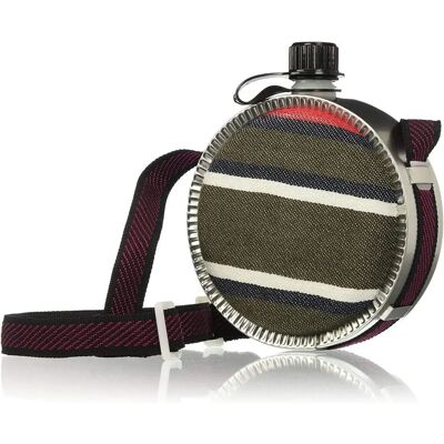 Mil-Tec Bouteille d'eau olive - Style occidental, 0,75L, Isolée Mil-Tec Bouteille d'eau olive - Style occidental, 0,75L, Isolée