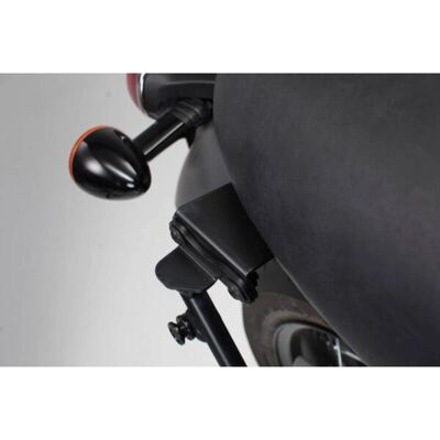 Adaptateur SW-Motech pour porte-bagages latéral SLC gauche - Bonneville T100/120 - Publicité Adaptateur SW-Motech pour porte-bagages latéral SLC gauche - Bonneville T100/120 - Publicité