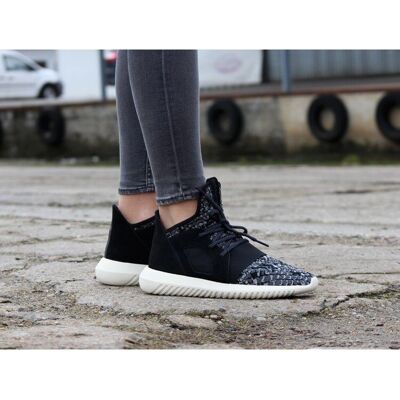 Adidas Originals Tubular Defiant Primeknit Vrouwen - Zwarte Schoenen Adidas Originals Tubular Defiant Primeknit Vrouwen - Zwarte Schoenen