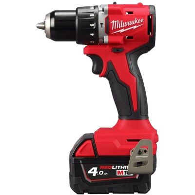 Kit Milwaukee M18 - Trapano senza fili, Avvitatore a percussione 2x4Ah Kit Milwaukee M18 - Trapano senza fili, Avvitatore a percussione 2x4Ah