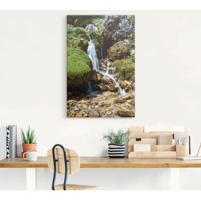 ARTLAND - Kleiner Wasserfall in den Bergen - Grün ARTLAND - Kleiner Wasserfall in den Bergen - Grün