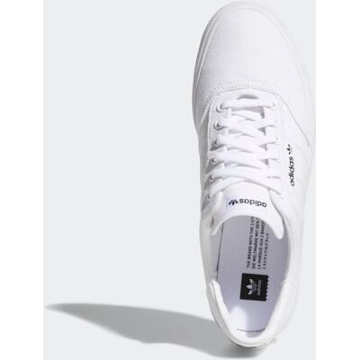 chaussures adidas 3MC Vulc - Blanc - Conception skate - Publicité chaussures adidas 3MC Vulc - Blanc - Conception skate - Publicité