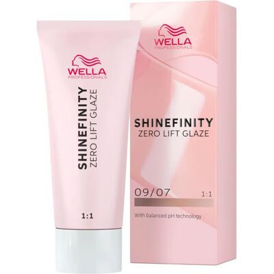 Coloration gloss Shinefinity Beige Arena de Wella Professionals - Type de cheveux - Publicité Coloration gloss Shinefinity Beige Arena de Wella Professionals - Type de cheveux - Publicité