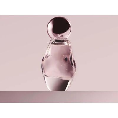 Kylie Jenner Cosmic Eau de Parfum - Amber Floral Scent Kylie Jenner Cosmic Eau de Parfum - Amber Floral Scent