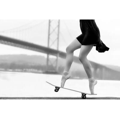 PAPERMOON Howard Ashton-Jones Skater Girl Tapete - Tapete PAPERMOON Howard Ashton-Jones Skater Girl Tapete - Tapete
