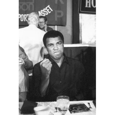 QUEENCE - Muhammad Ali - 40x60 cm - Schwarz-Weiß Hochformat - Acrylglasbild QUEENCE - Muhammad Ali - 40x60 cm - Schwarz-Weiß Hochformat - Acrylglasbild