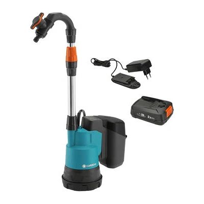 Gardena Modell 14602-61 Kabellose Regenfasspumpe - 2000 l/h - 2 bar - Blau/Schwarz Gardena Modell 14602-61 Kabellose Regenfasspumpe - 2000 l/h - 2 bar - Blau/Schwarz