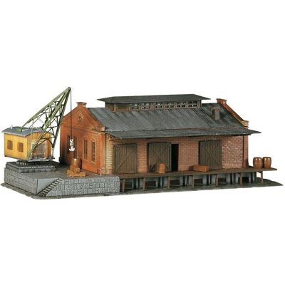Faller F222180 - Deposito merci con gru - Edificio per treni in scala Faller F222180 - Deposito merci con gru - Edificio per treni in scala
